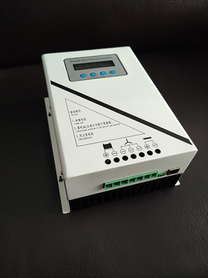regolatore ibrido di Mppt dell'esposizione di LCD del regolatore della tassa del vento di 24V 48V 1000W MPPT