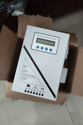 Fuori dalla batteria del regolatore 48V 1000W della tassa di griglia MPPT relativa ad esposizione LCD